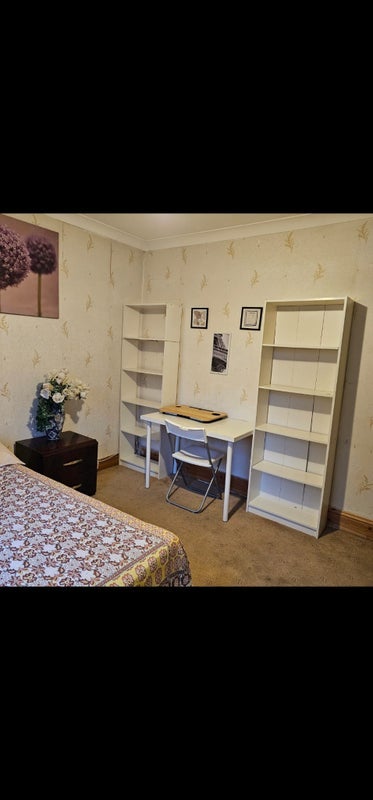 Room Colville Road in Greater London