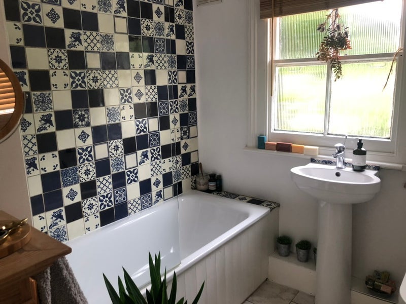 Room Exbury Road in Greater London