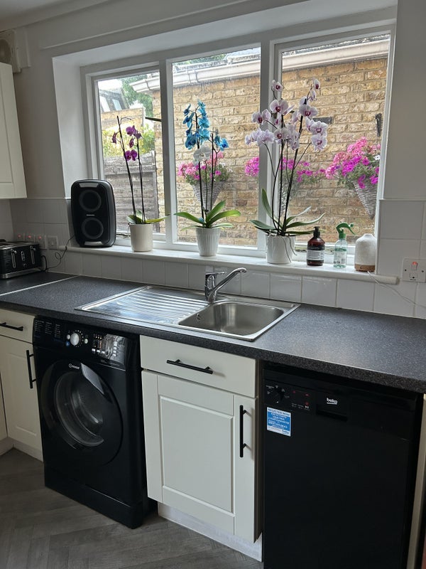 Room Claxton Grove in Greater London
