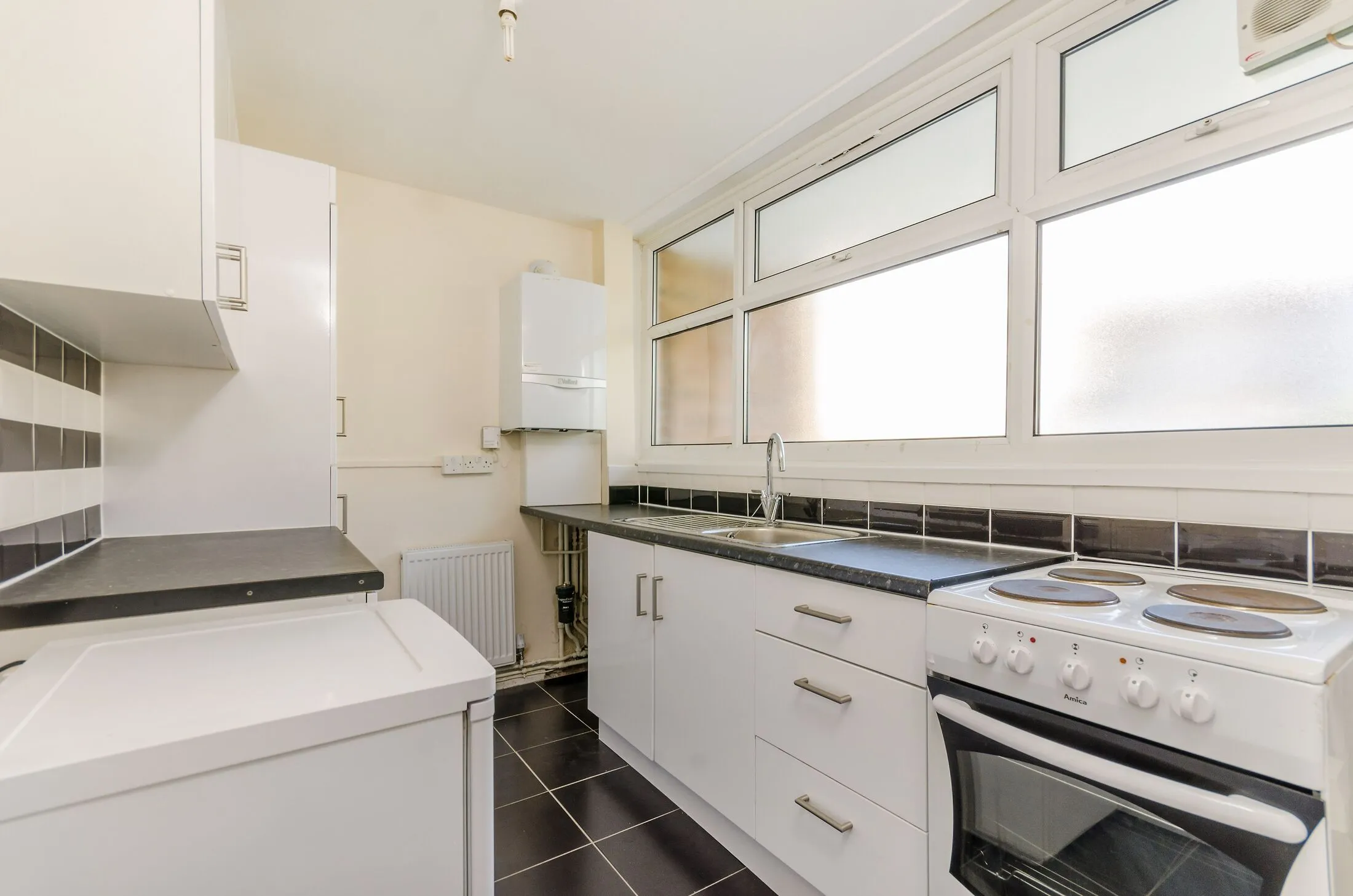 Flat Pembroke Road in Greater London