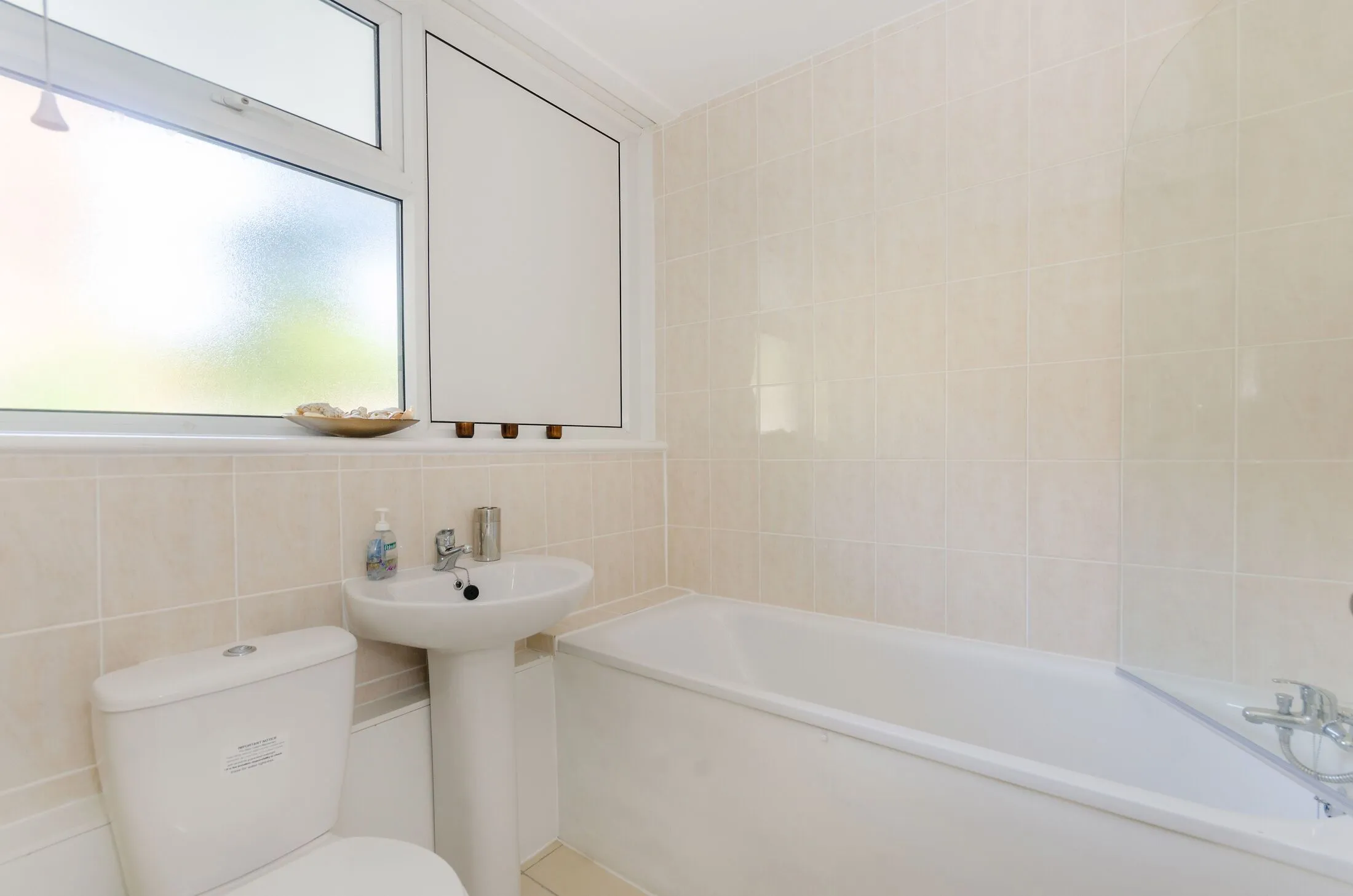 Flat Pembroke Road in Greater London