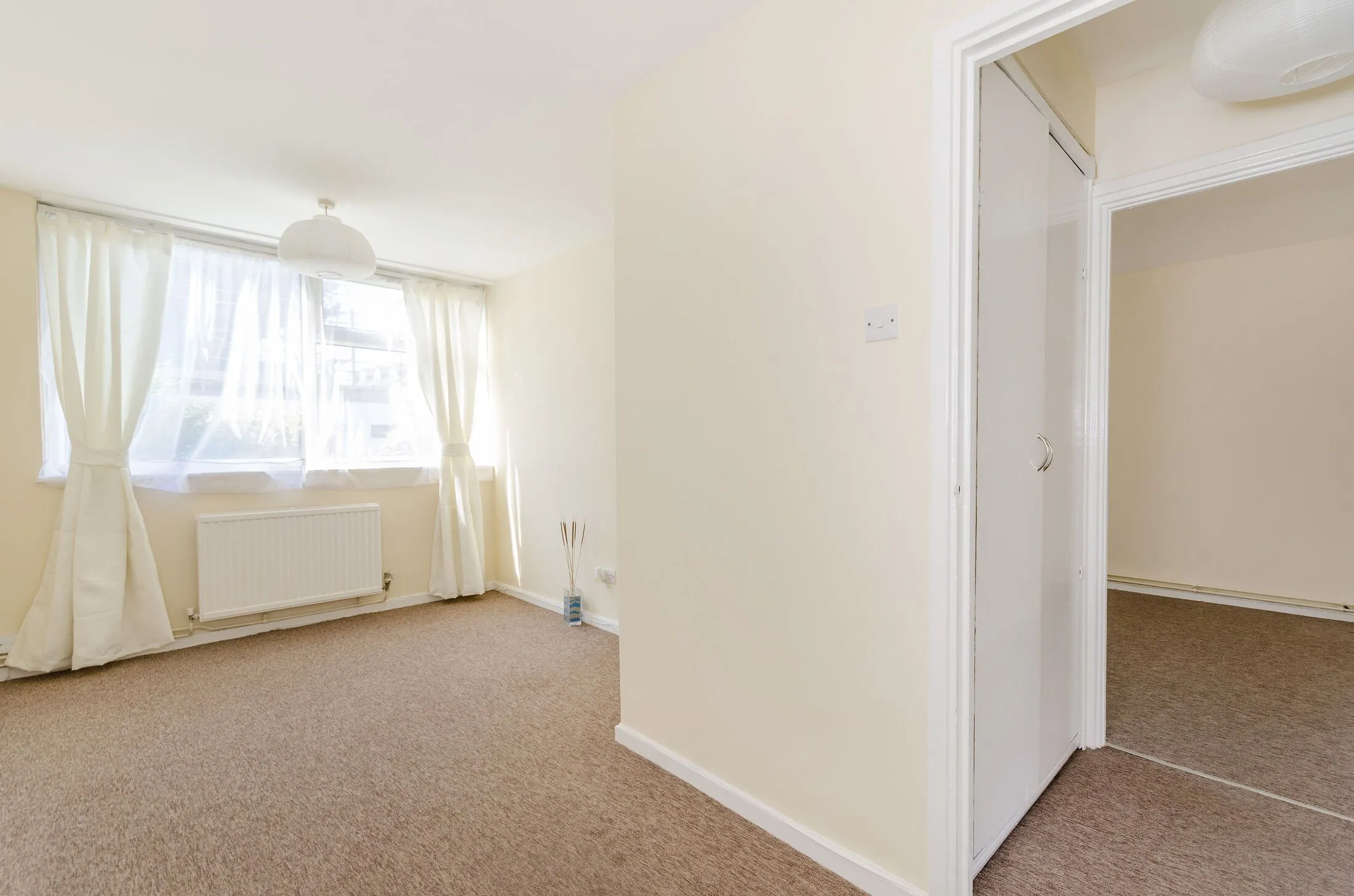 Flat Pembroke Road in Greater London
