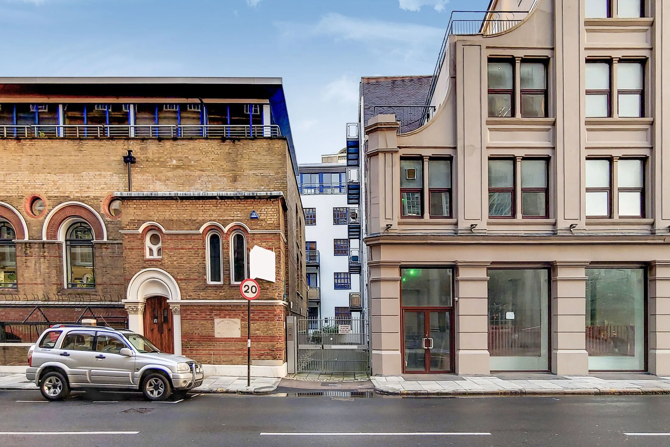 Flat Goswell Road in Greater London
