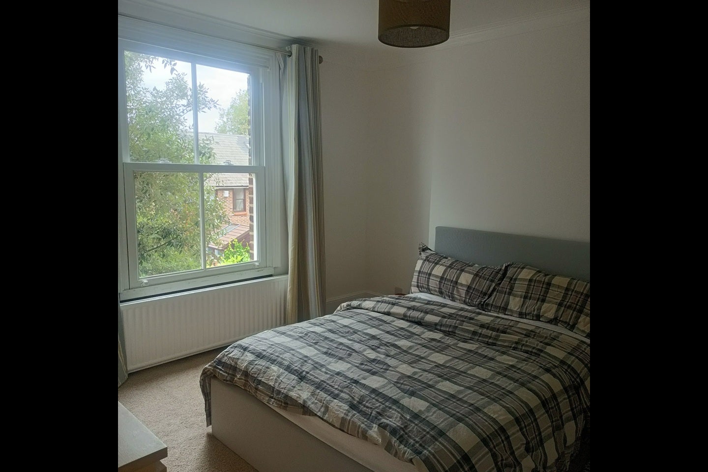 Room Kingston Road in Greater London