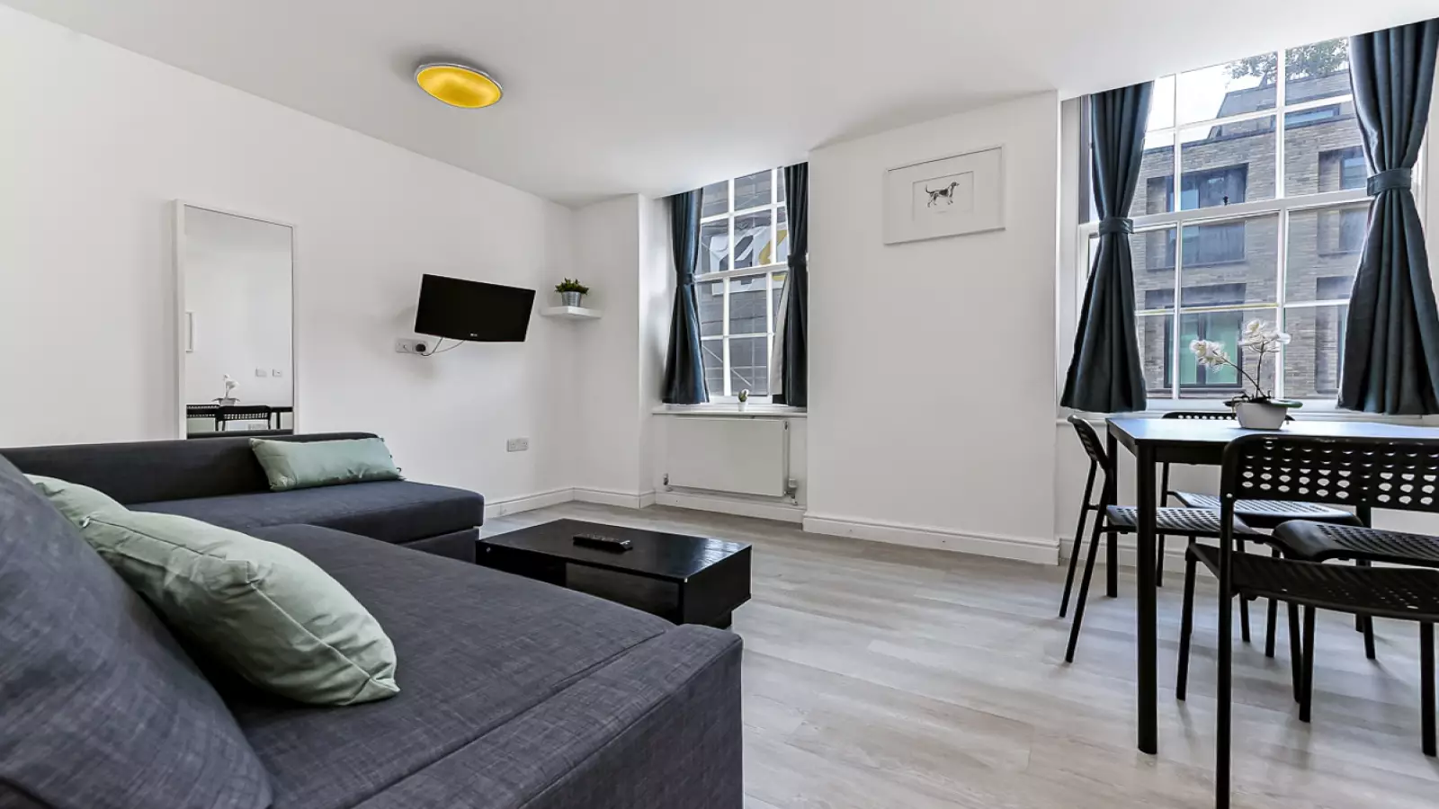 Flat Tottenham Mews in Greater London