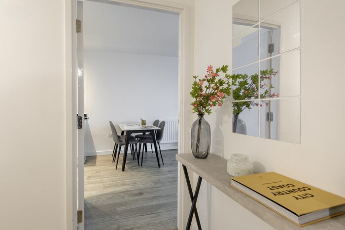 Flat Carlyon Road in London