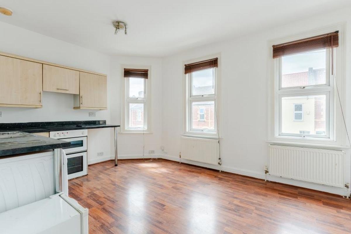 Flat Springfield Avenue in Bristol