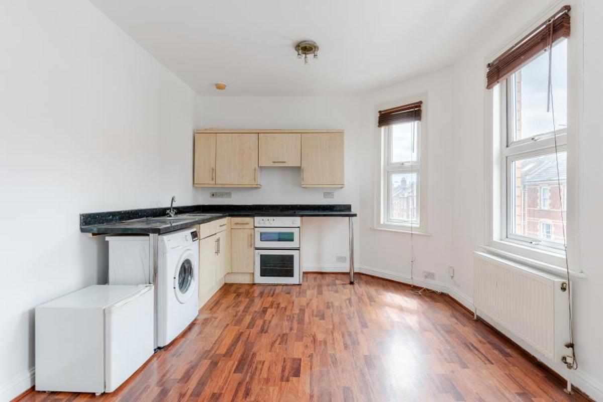 Flat Springfield Avenue in Bristol