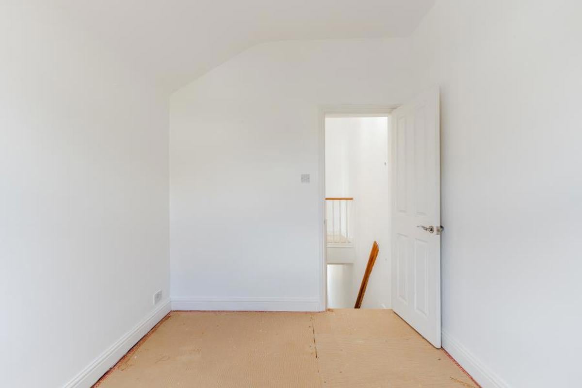 Flat Springfield Avenue in Bristol