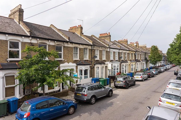 House Kincaid Road in Greater London