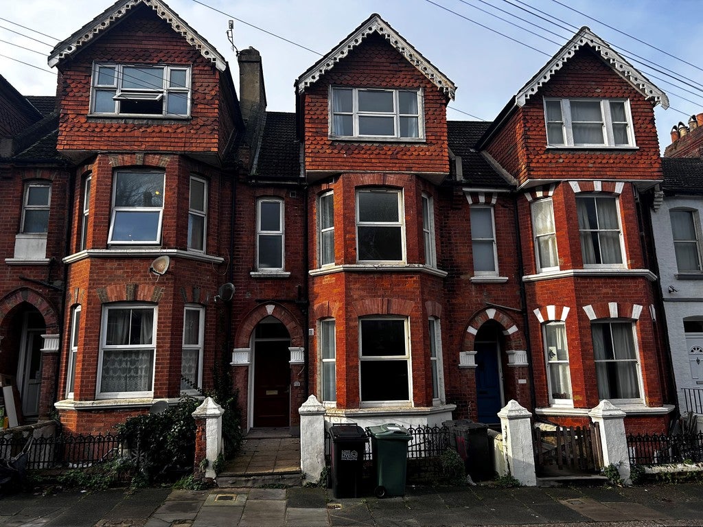 Flat Wellington Road in St Leonards