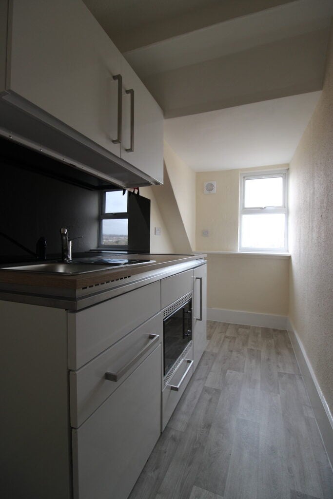 Flat Wellington Road in St Leonards