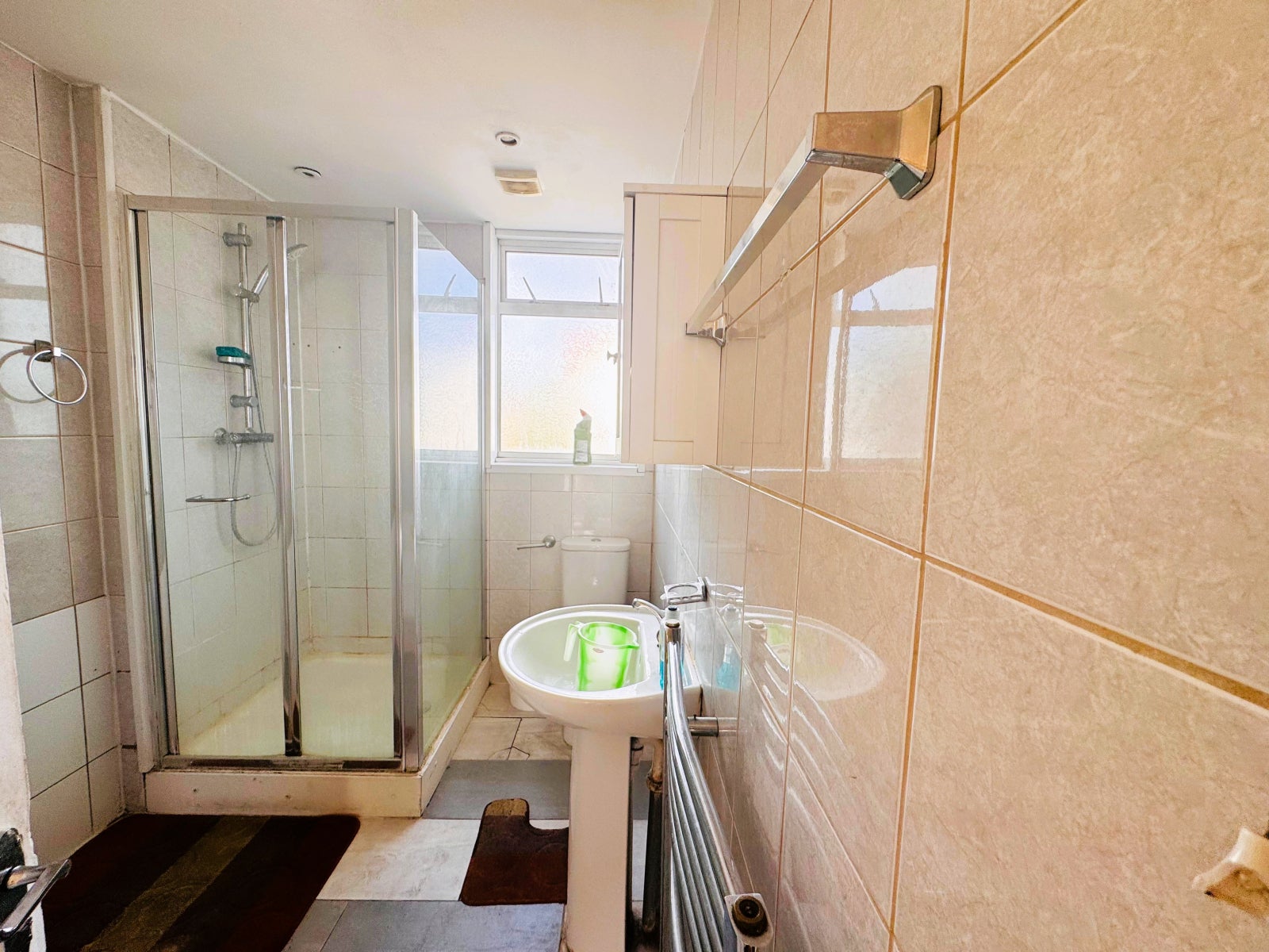 House Guru Nanak Road in Greater London