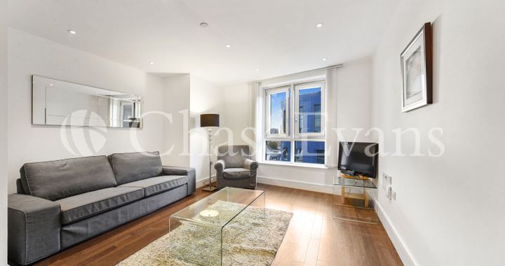 Flat Benwell Road in Greater London