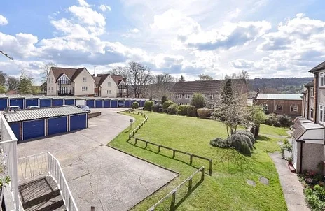 Flat Amersham Hill in High Wycombe