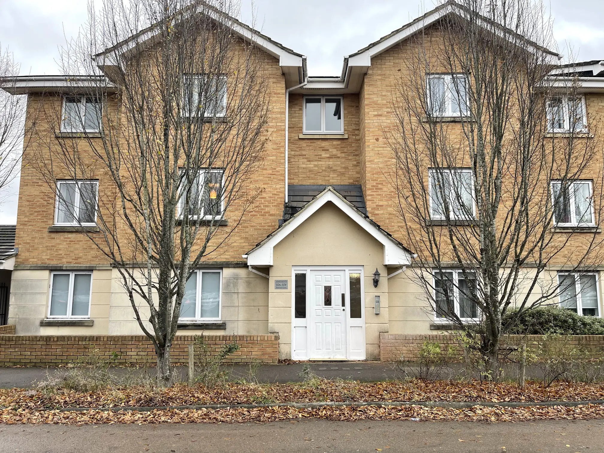 Flat Banyard Close in Cheltenham