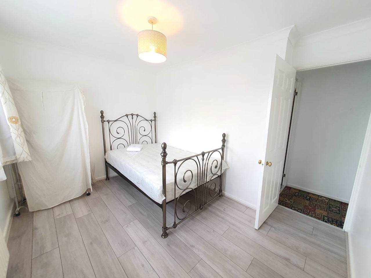 Room Fowey Close in Wellingborough