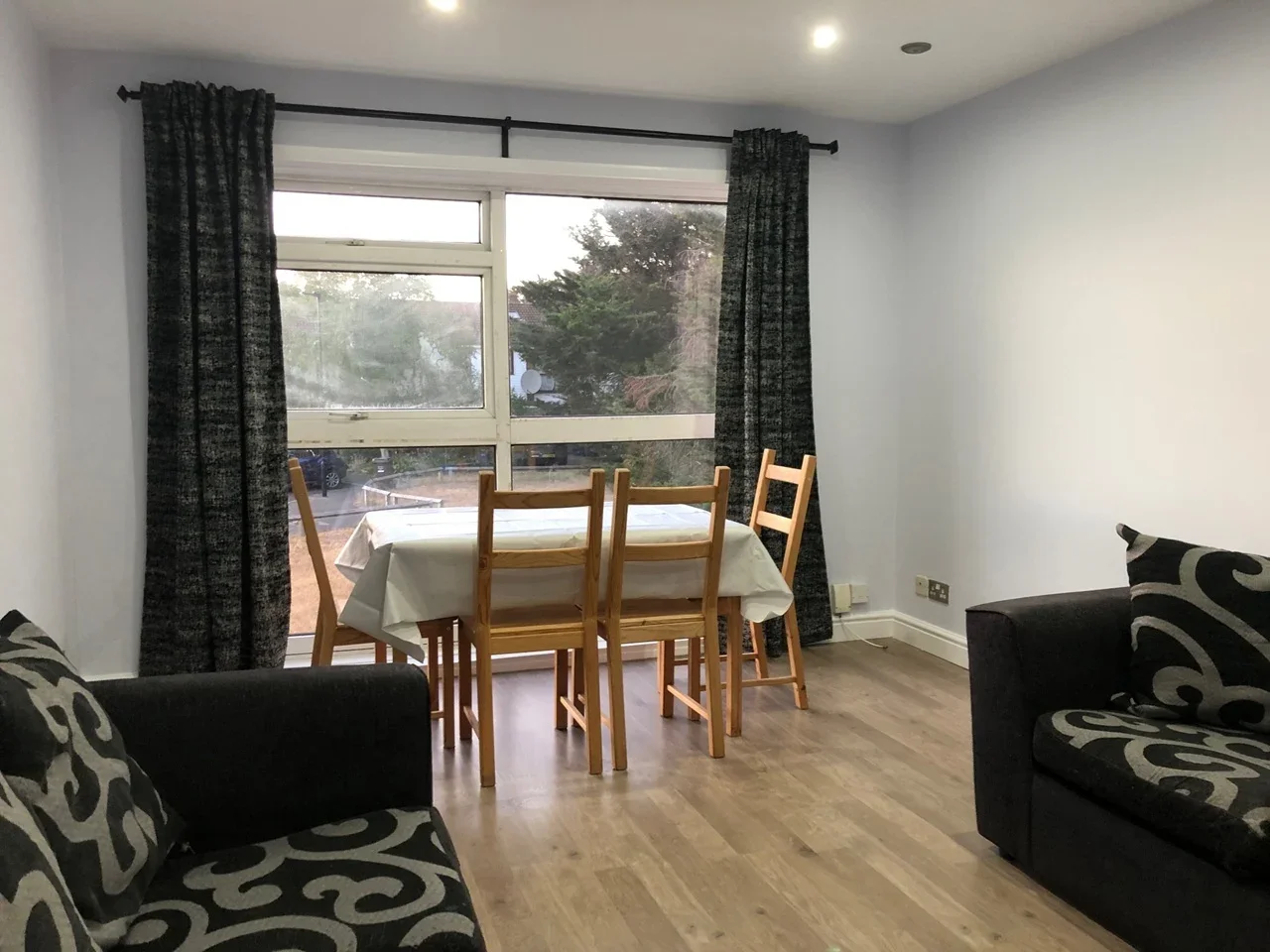 Flat Spencer Road in Greater London