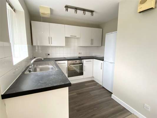 Flat Crompton Fields in Crawley
