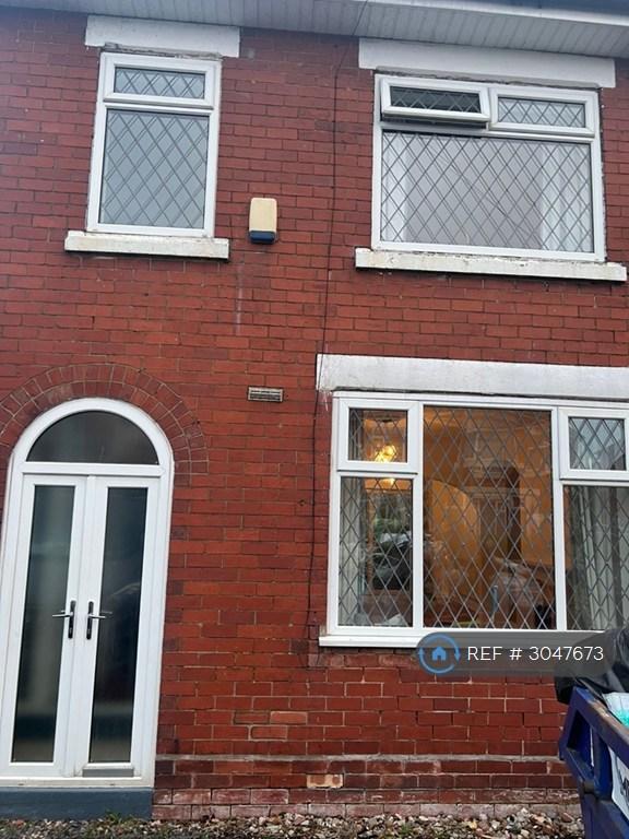 House Queensmead Road in Stoke-on-Trent