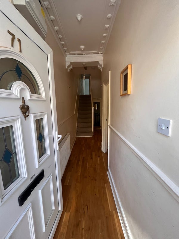Room Musjid Road in Greater London