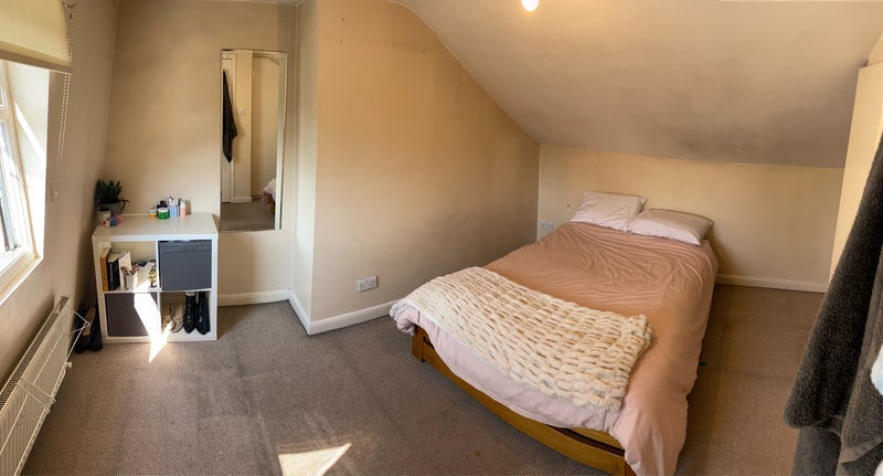 Room Musjid Road in Greater London