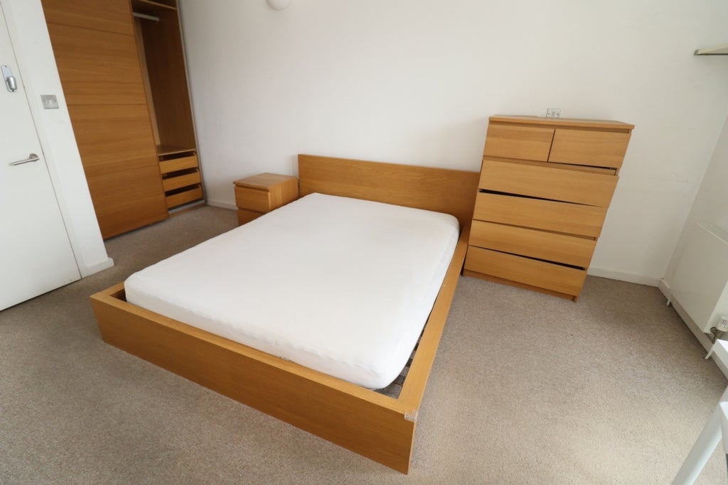 Room Globe Road in Greater London