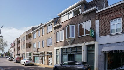 Tussenwoning te koop: Kerkstraat 16, Landgraaf