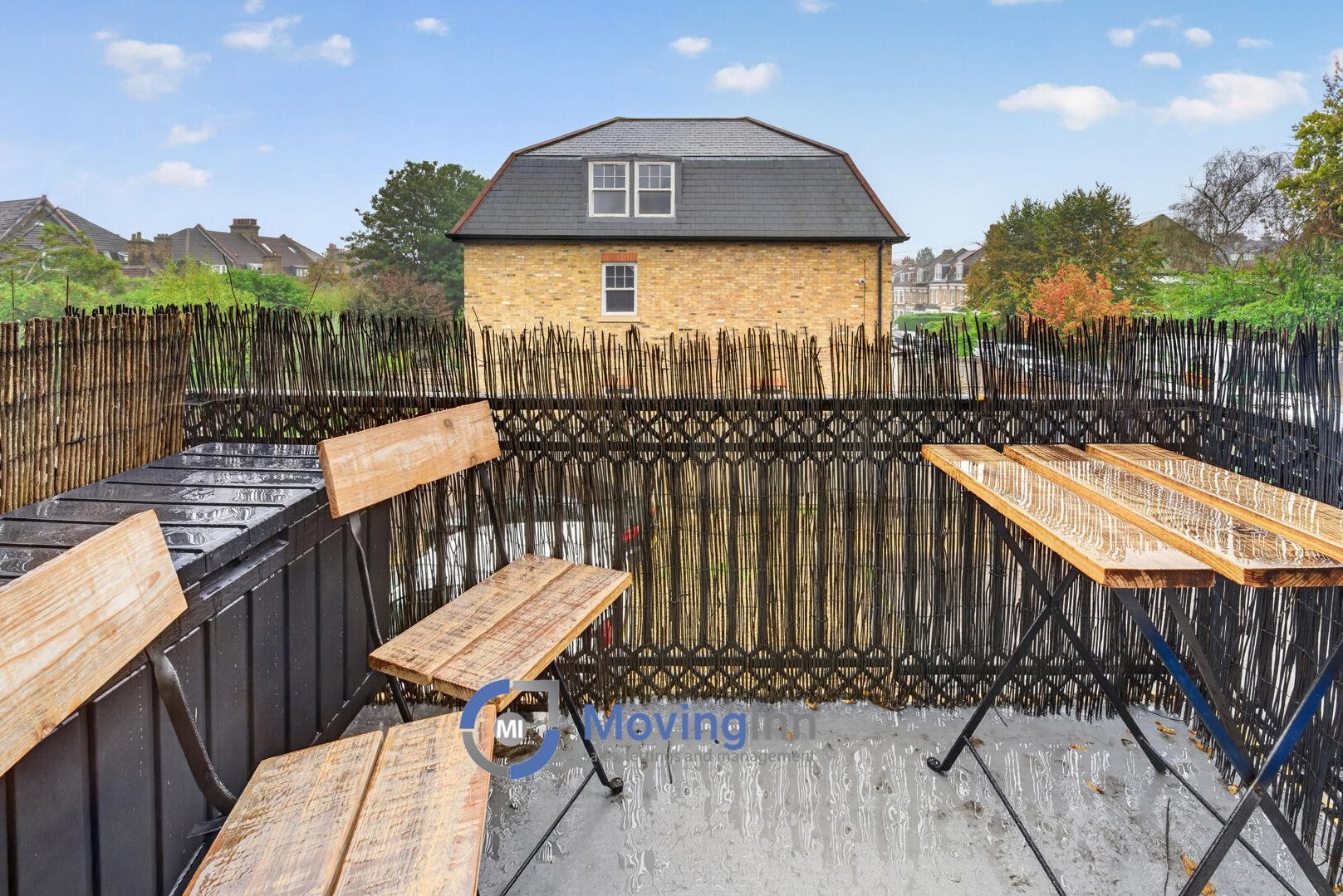 Flat Gleneldon Road in Greater London