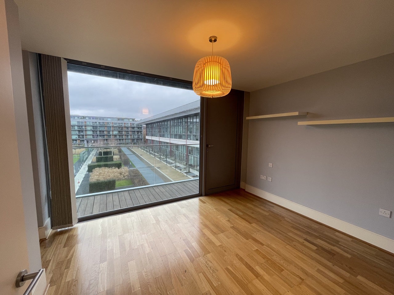 Flat Gillespie Road in Greater London