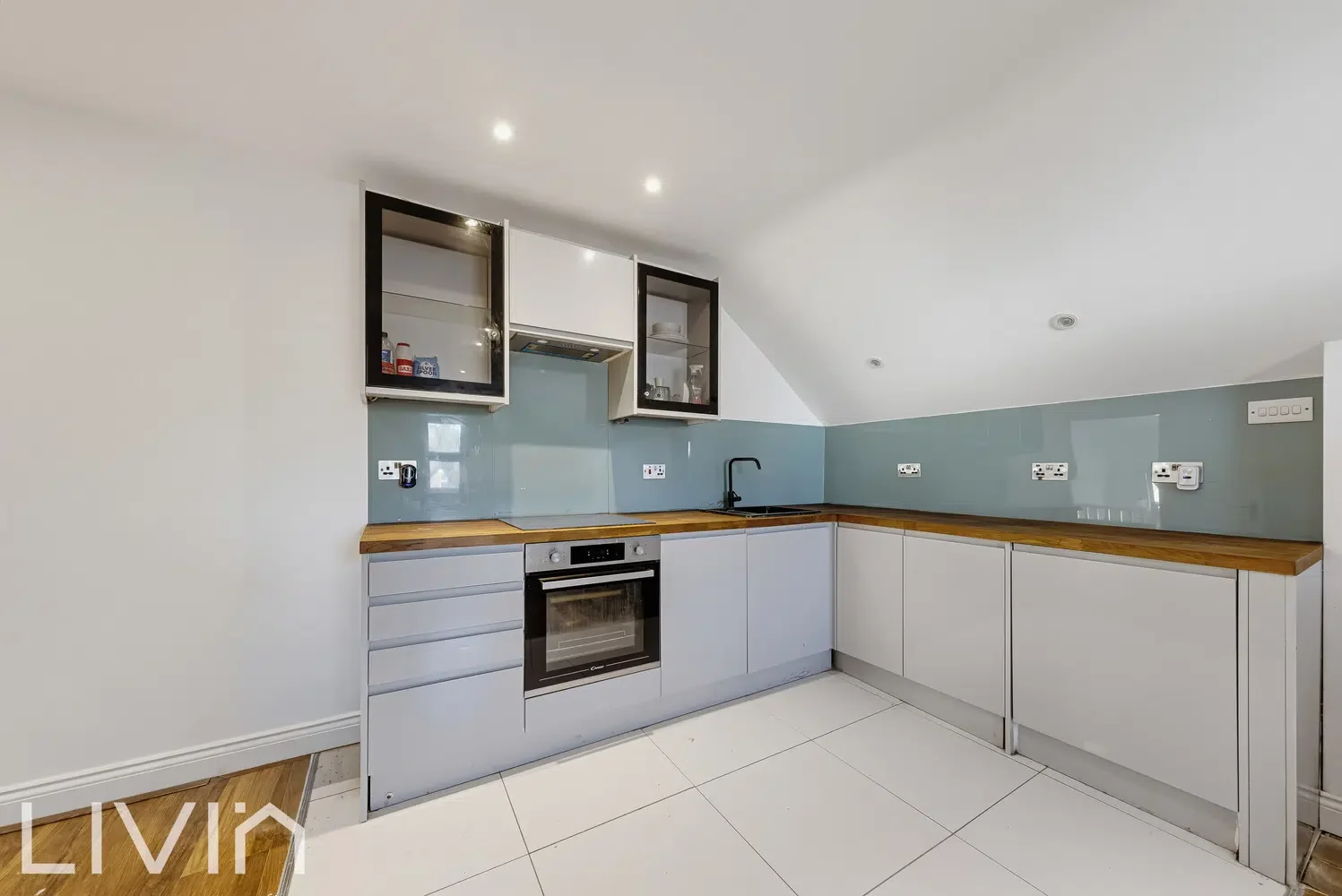 Flat Birdhurst Rise in Greater London
