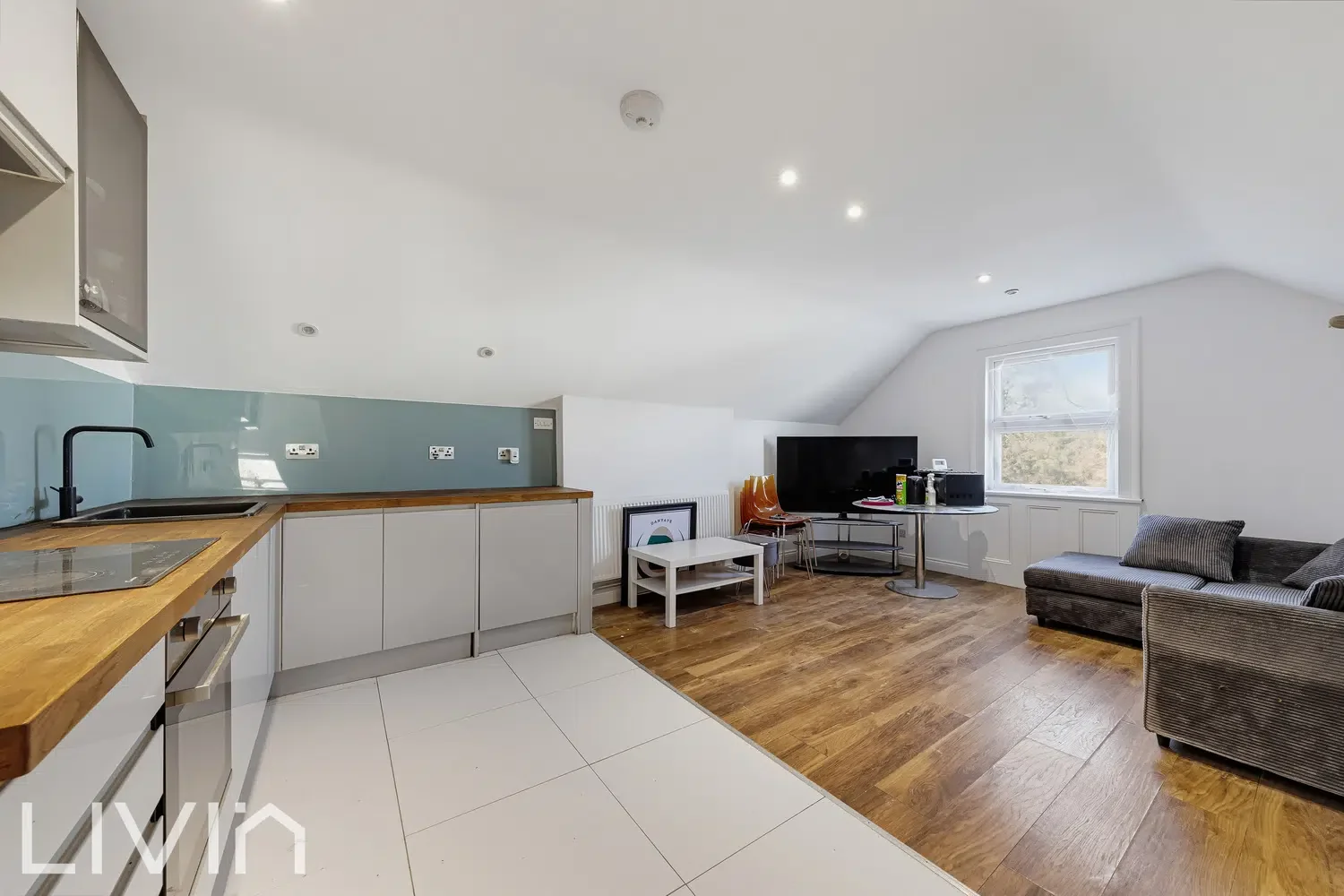 Flat Birdhurst Rise in Greater London