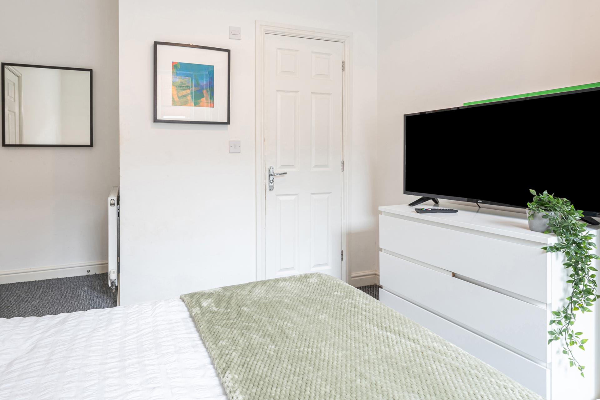 Room Ermine Road in Chester