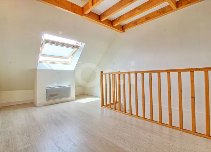 Room Rue du Professeur Ramon in Pont-Sainte-Maxence