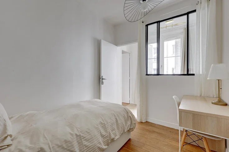 Flat Rue de Nemours in Paris