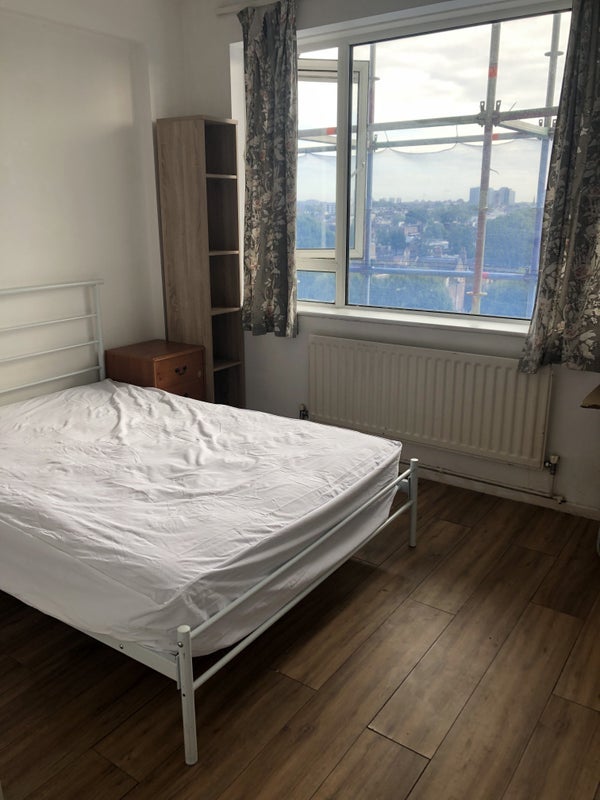 Room St Anns Road in Greater London