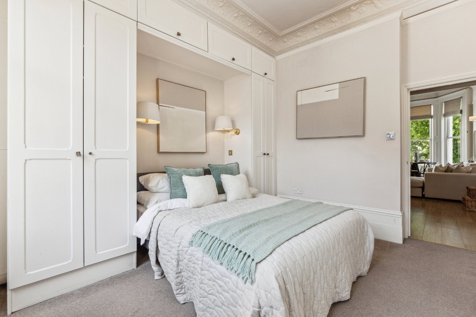 Flat Stanhope Mews West in Greater London