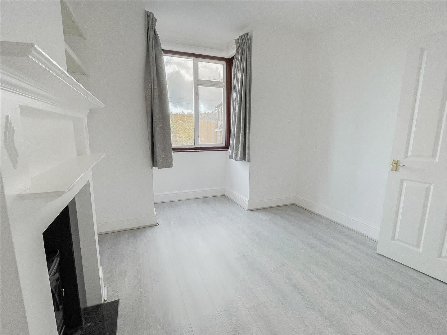 House Broomgrove Road in St Leonards
