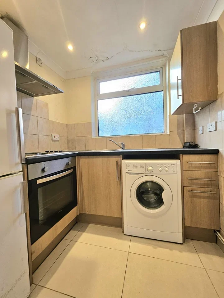 Flat Clarendon Road in Luton