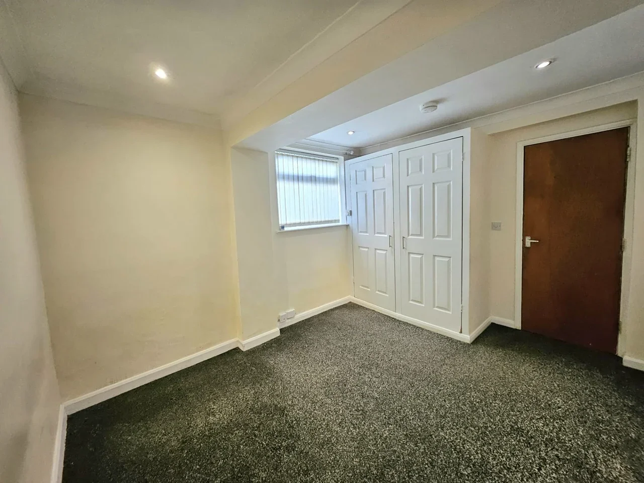 Flat Clarendon Road in Luton