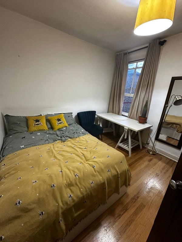 Room Valetta Road in Greater London