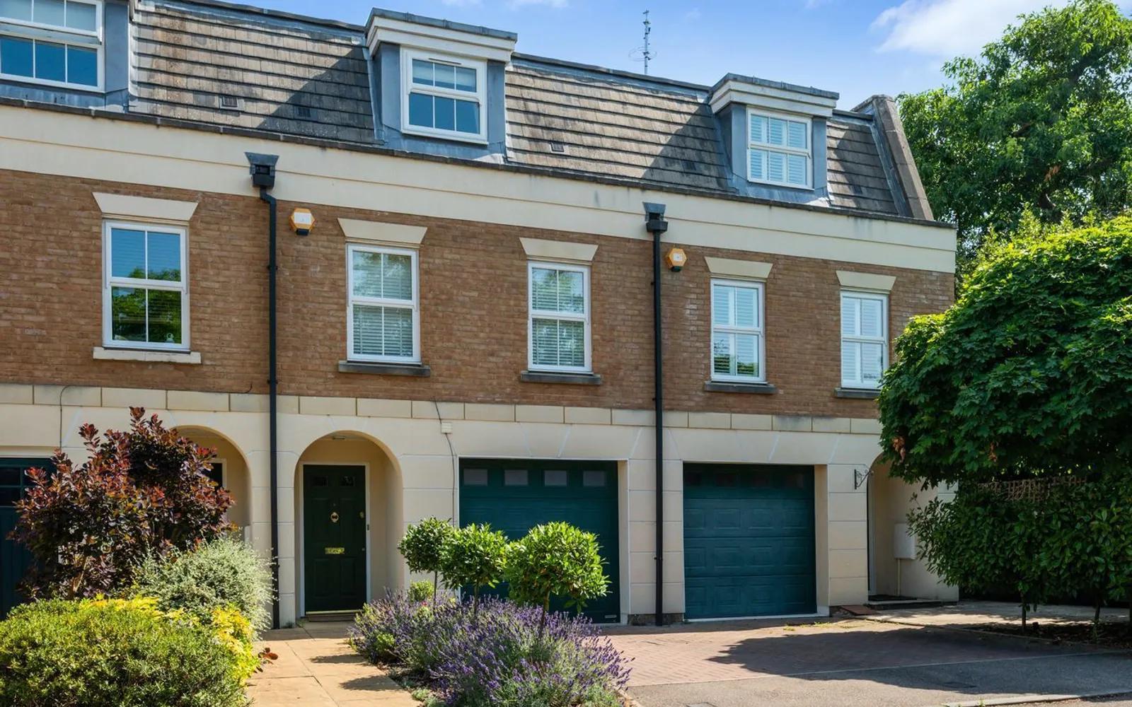 House Castle Mews in Elmbridge