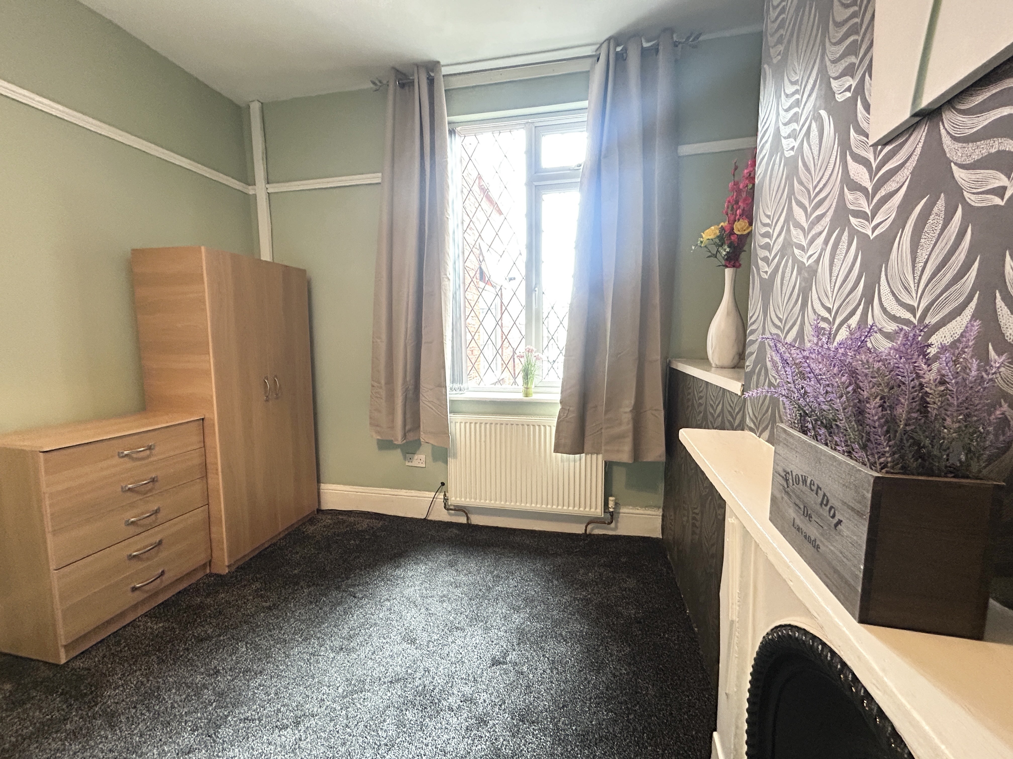 Room Liverpool Road in Salford