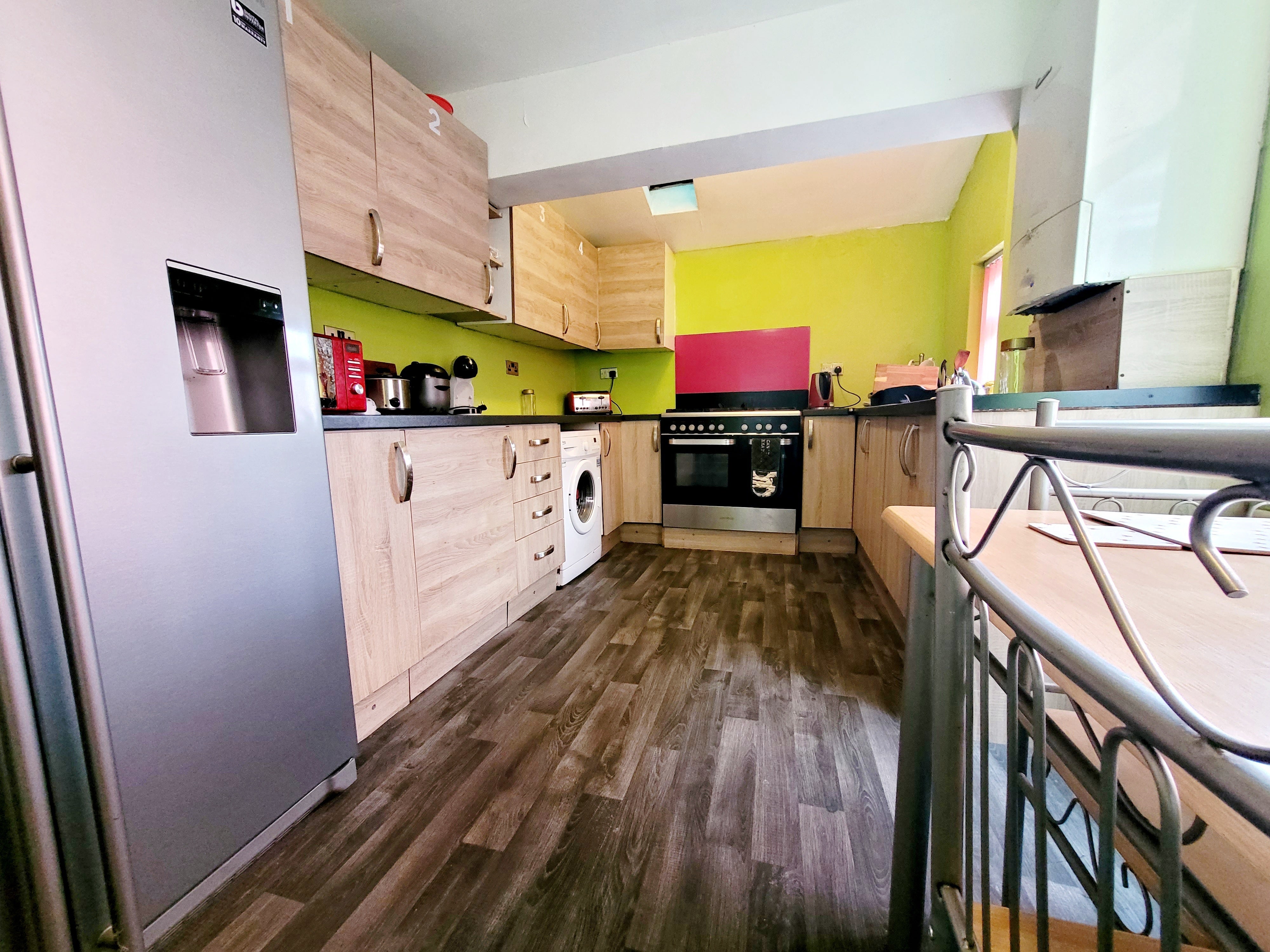 Room Liverpool Road in Salford