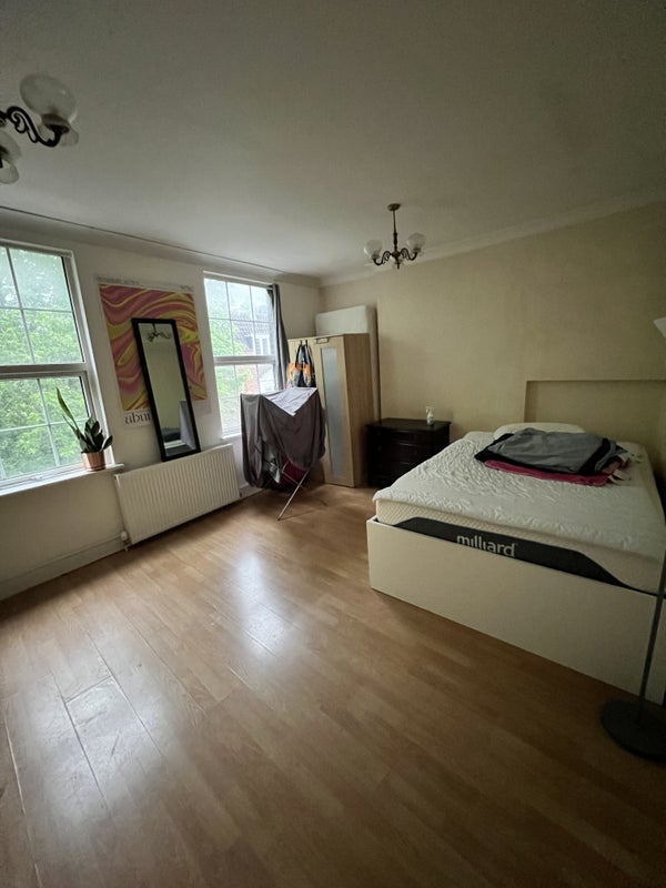 Room Garrett Street in Greater London
