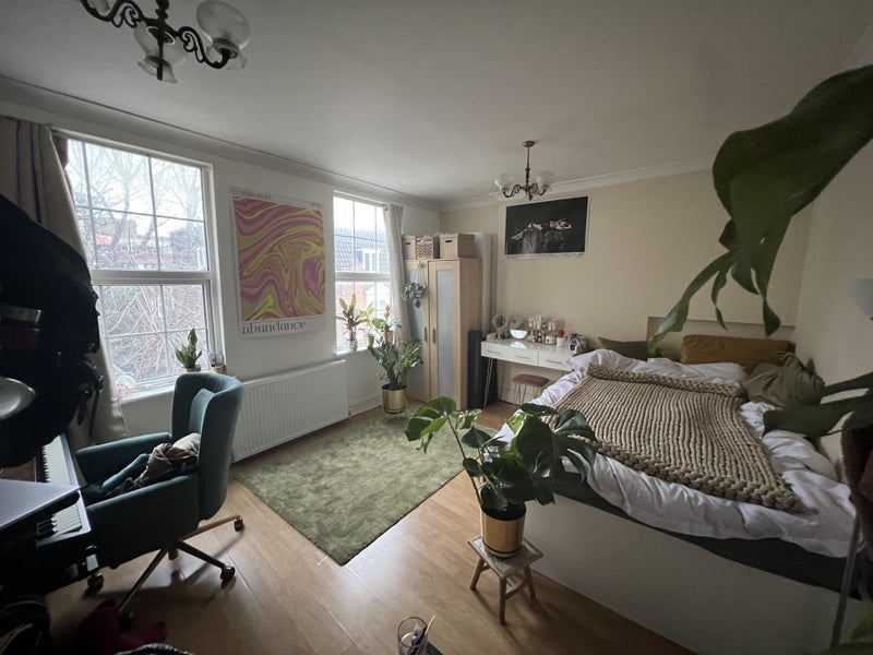 Room Garrett Street in Greater London