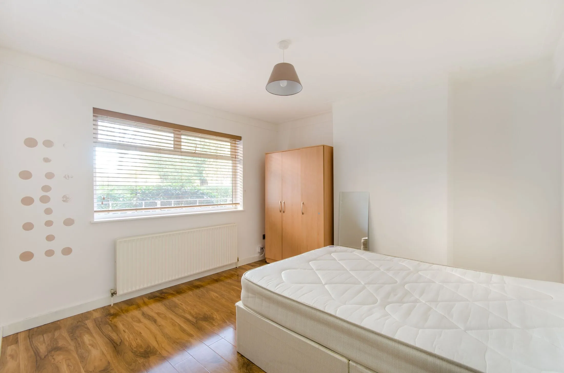 Flat Rosemont Road in London