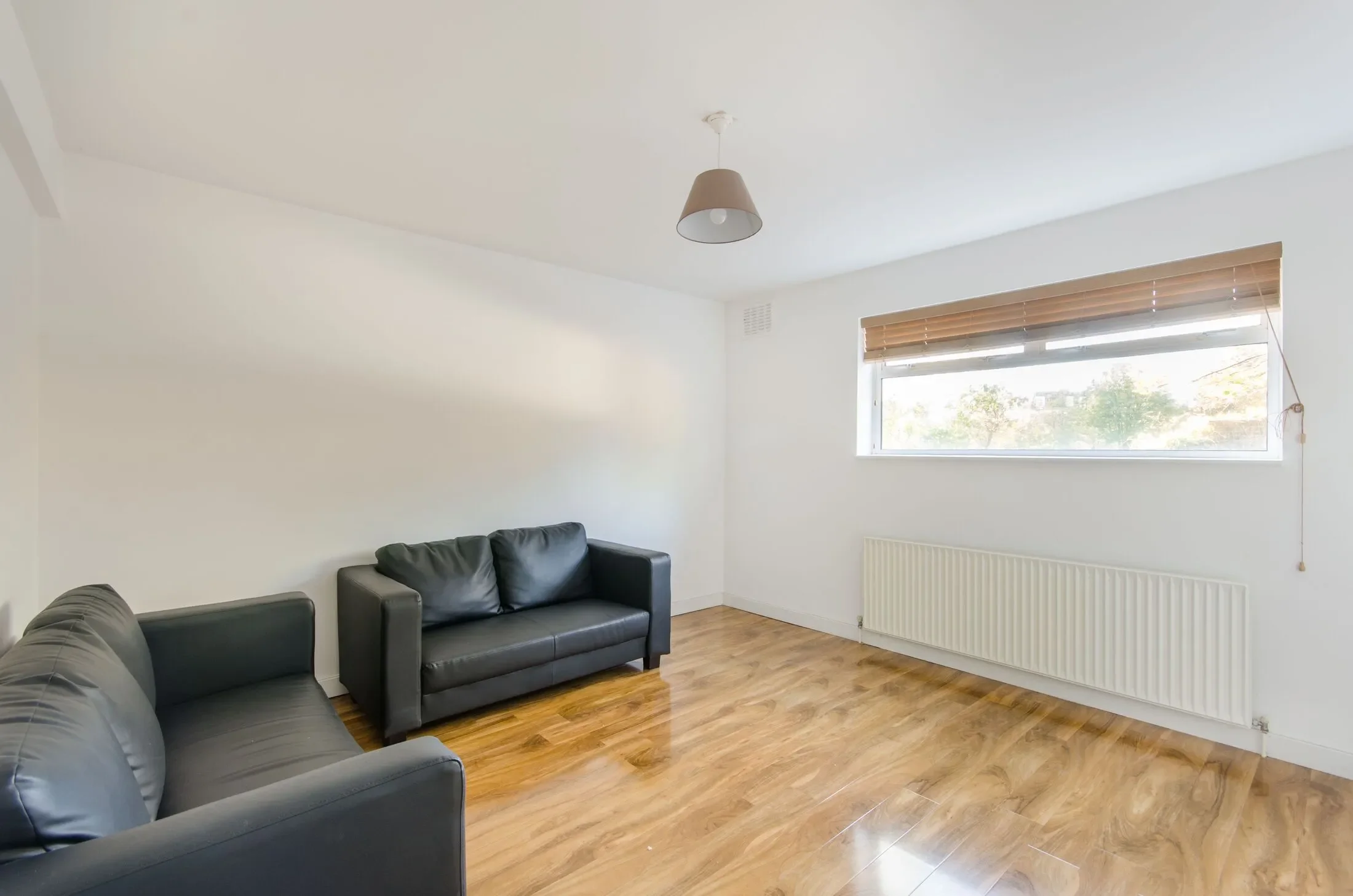 Flat Rosemont Road in London