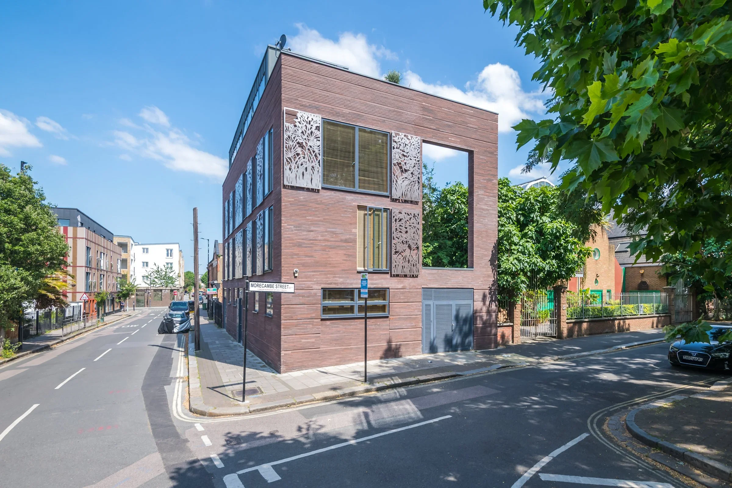 Flat Browning Street in Greater London
