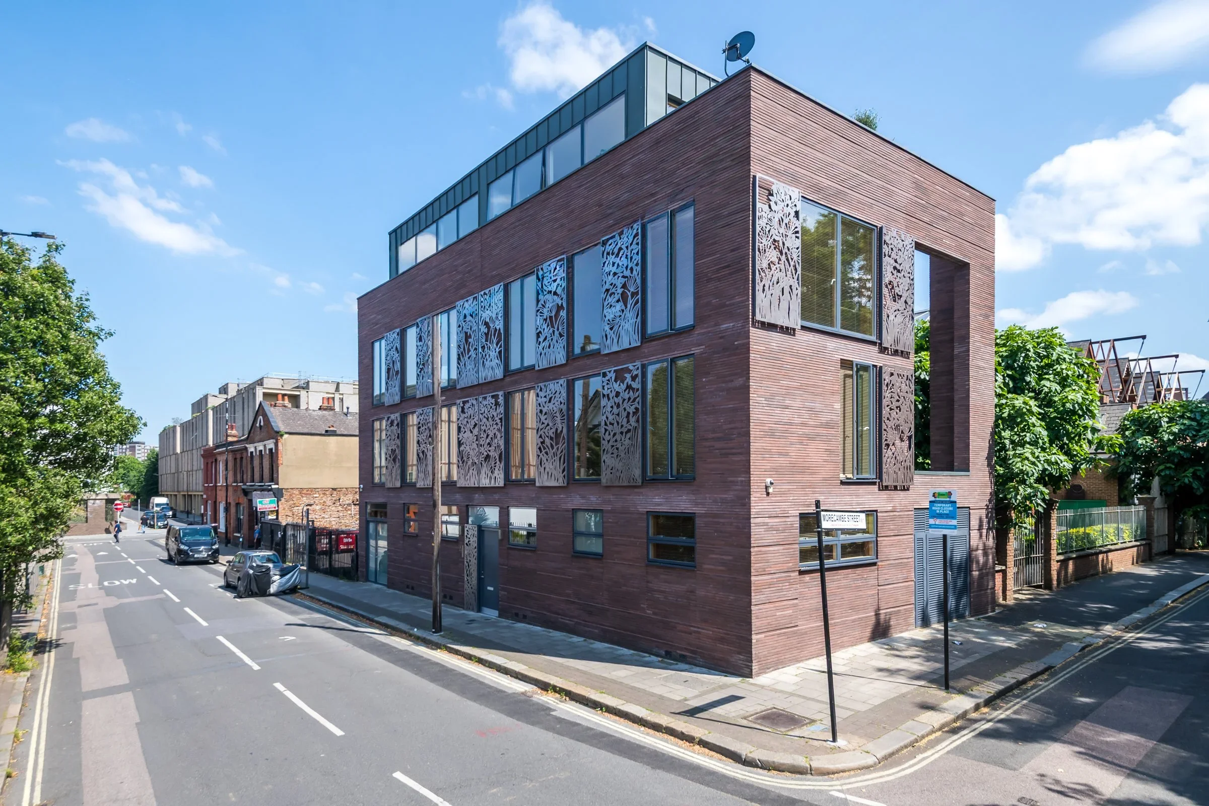 Flat Browning Street in Greater London
